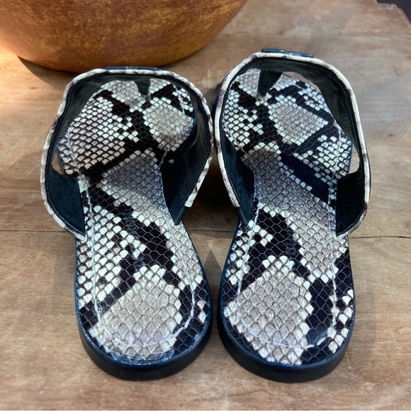 Tory Burch Miller Sandal thong flats snake print size 5 - Picture 8 of 13